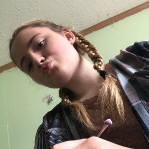 Meet your Posher, Livi